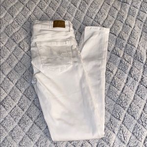 AE High Waisted White Jeggings